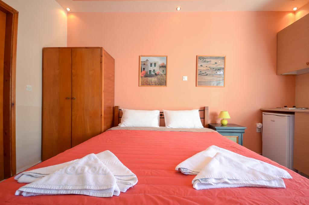 Infinity Apartments Naxos City Room photo